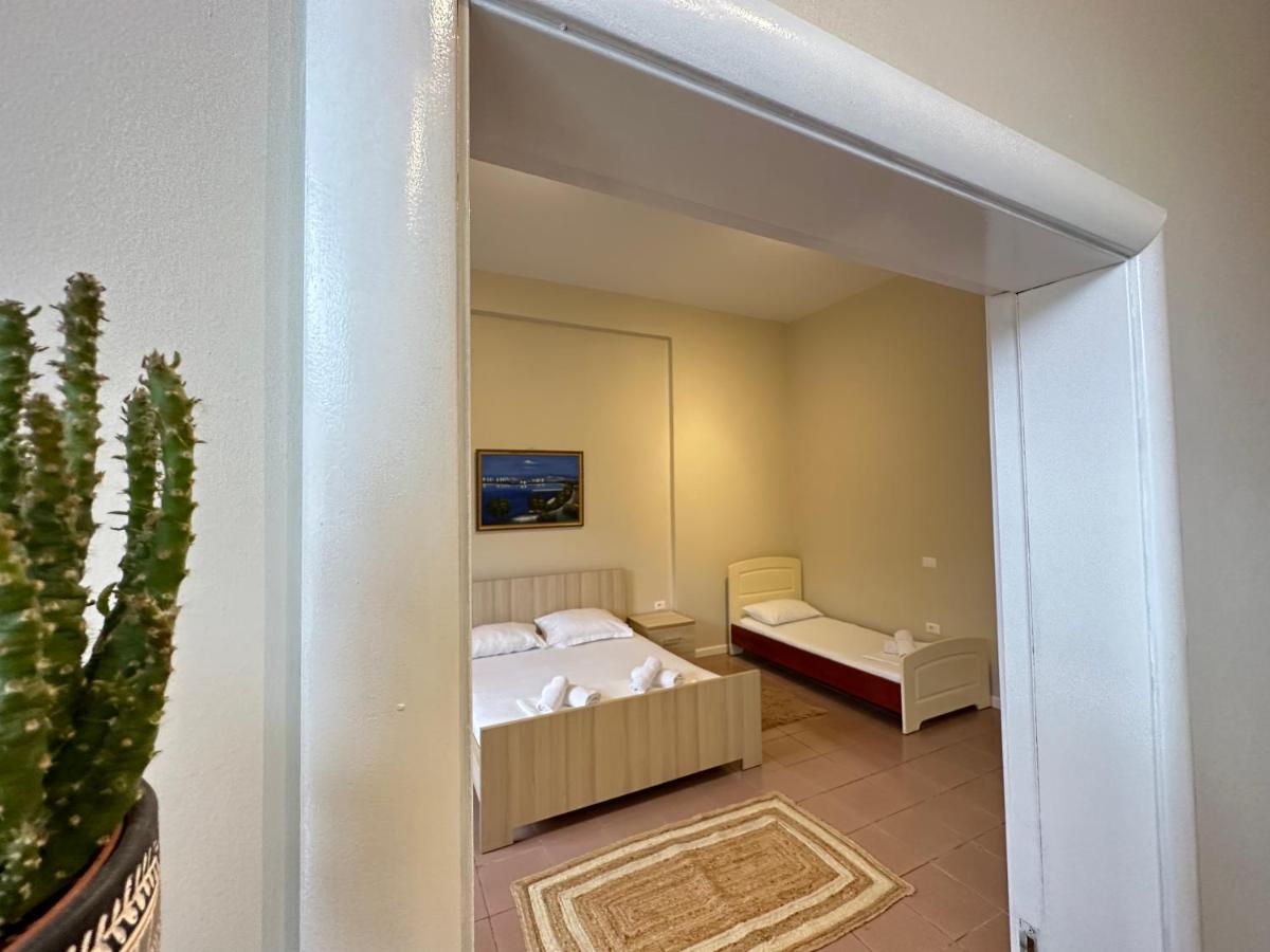 Rias Seaside Apartments Vlore Luaran gambar