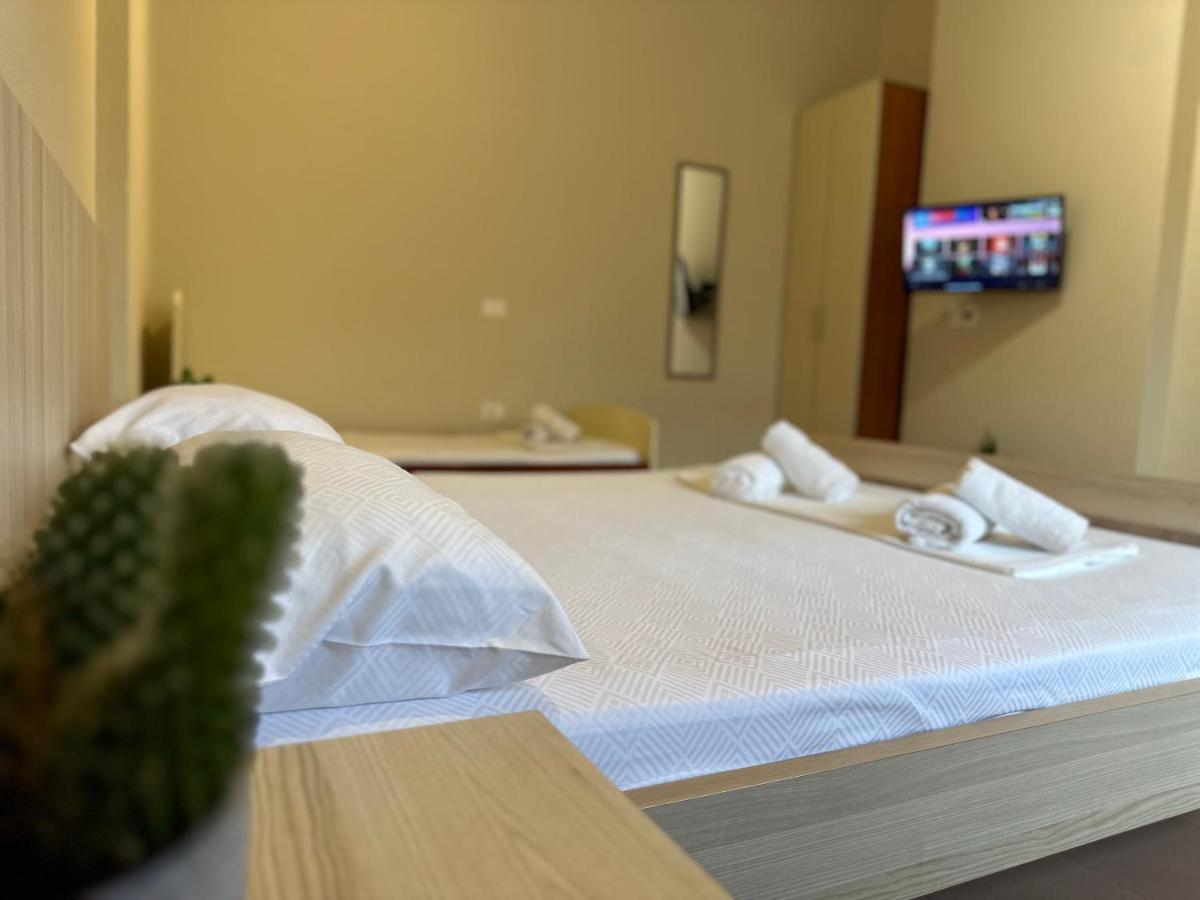 Rias Seaside Apartments Vlore Luaran gambar