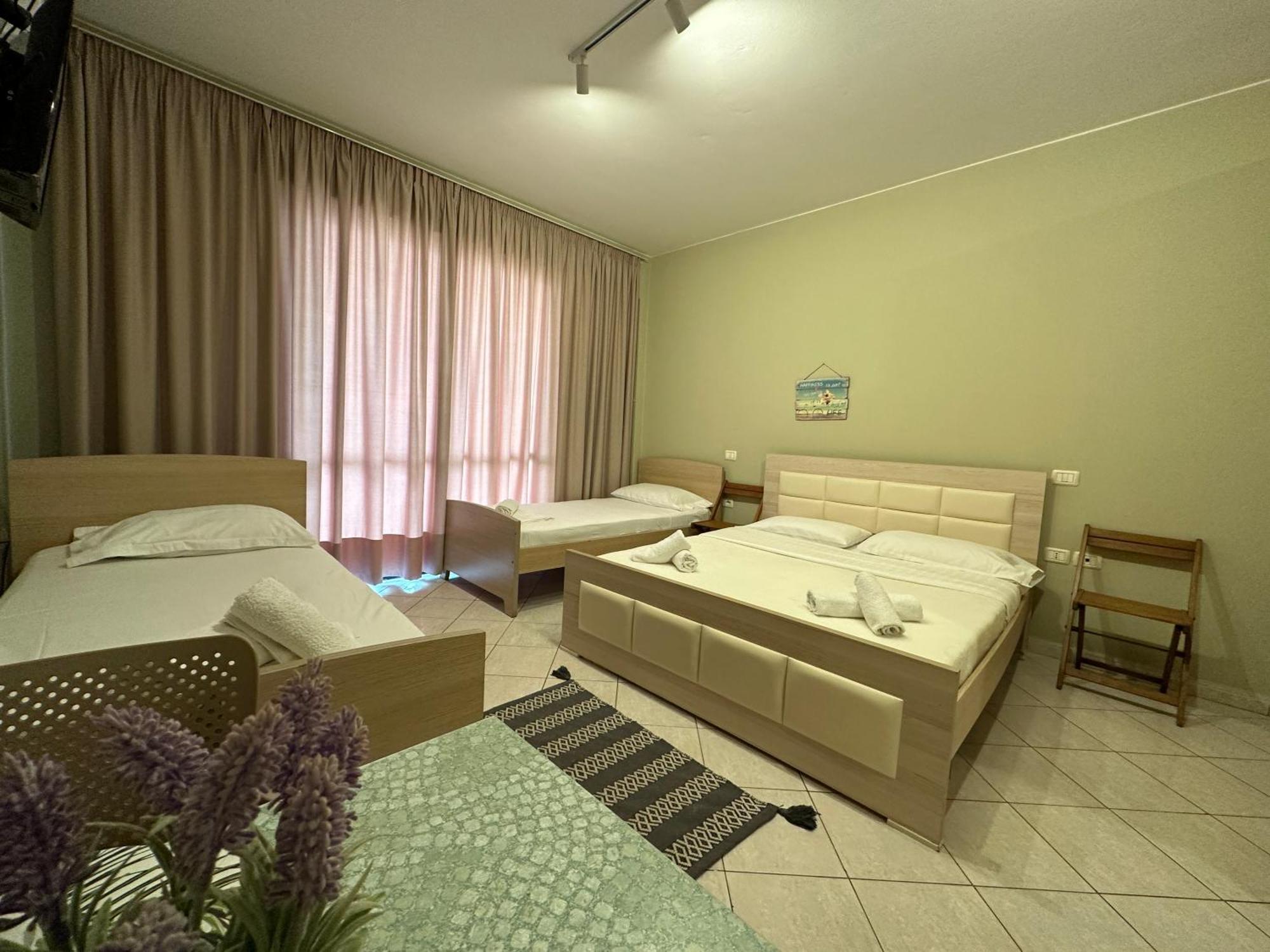 Rias Seaside Apartments Vlore Luaran gambar