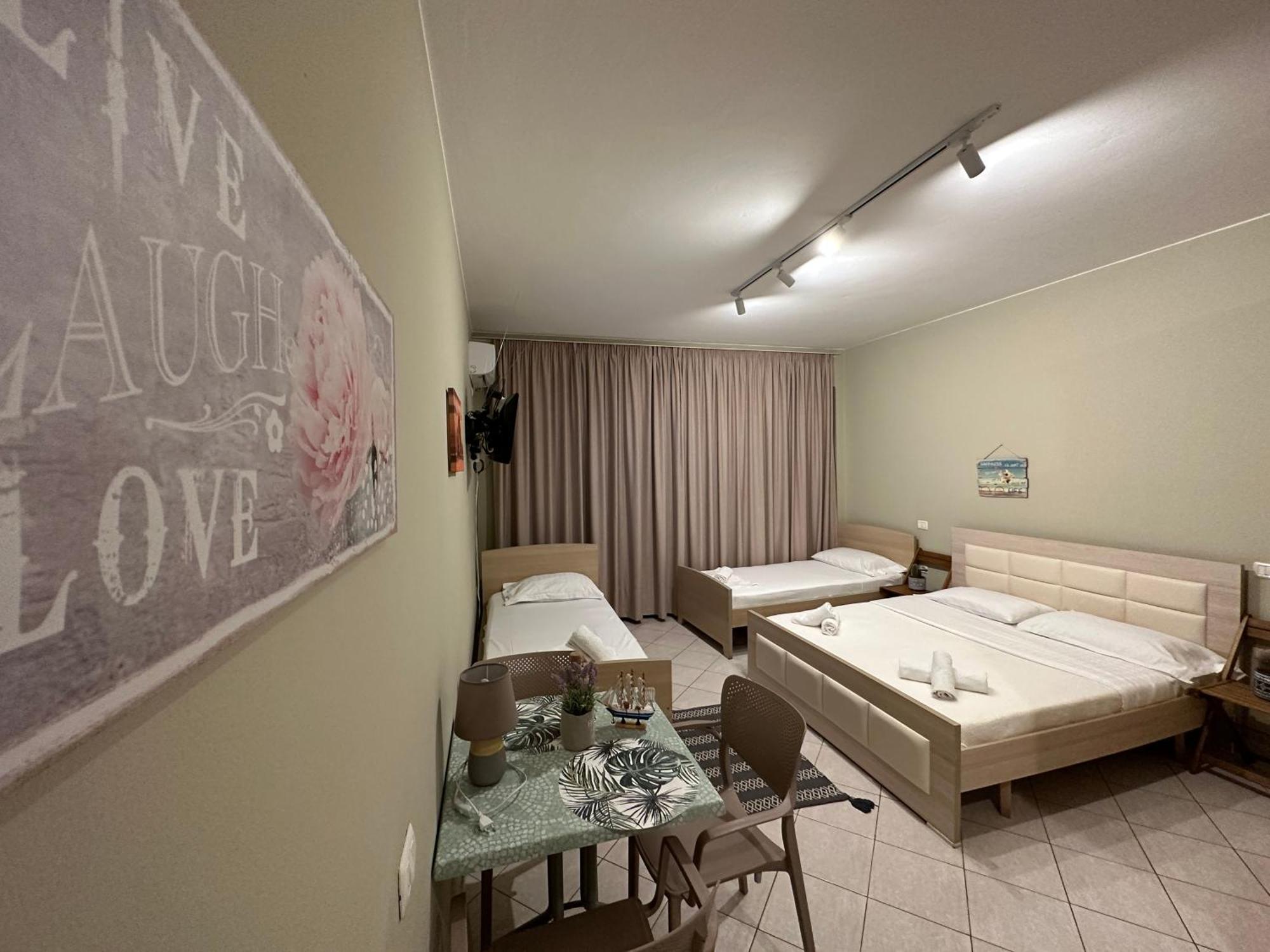 Rias Seaside Apartments Vlore Luaran gambar