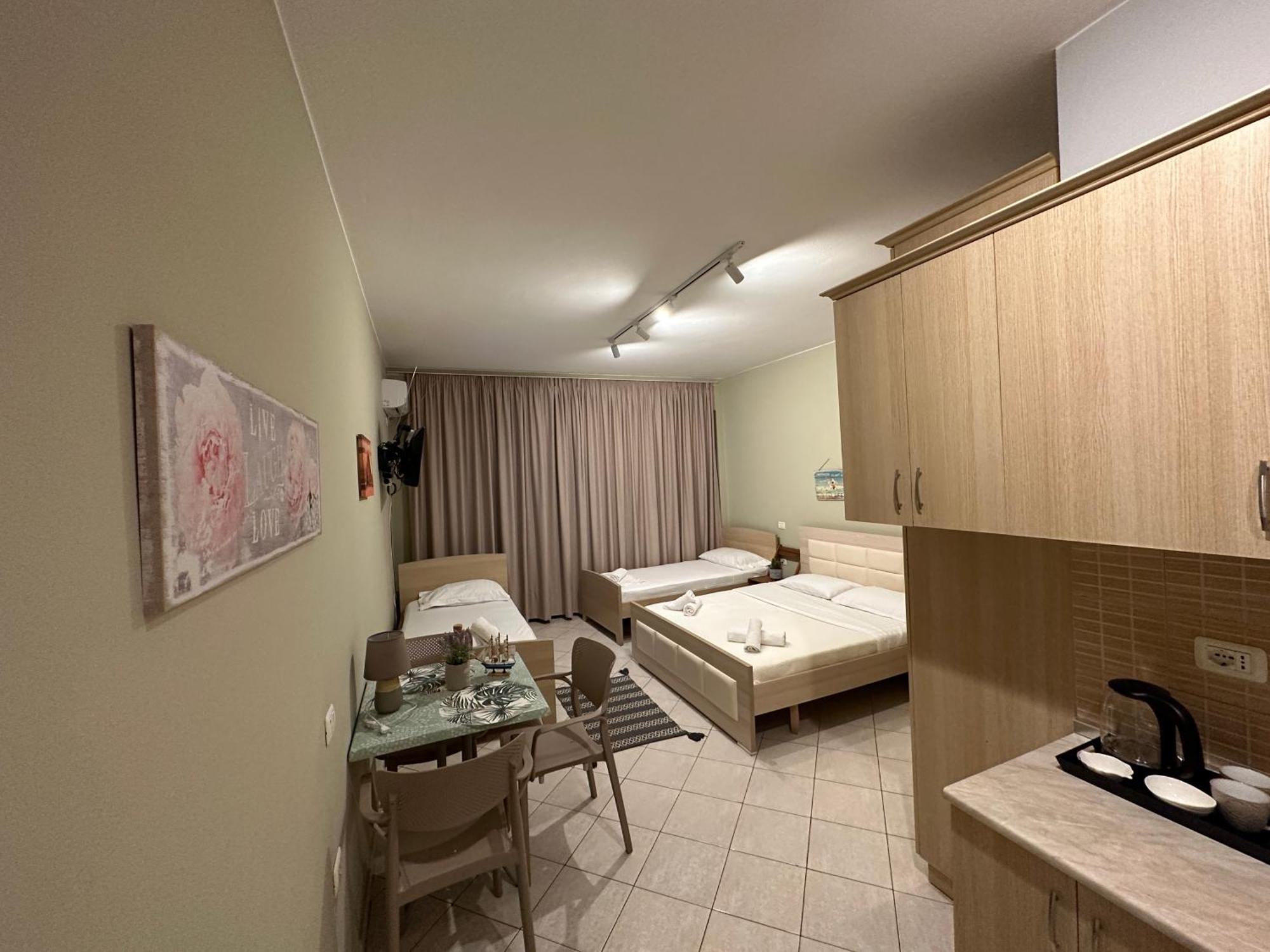 Rias Seaside Apartments Vlore Luaran gambar